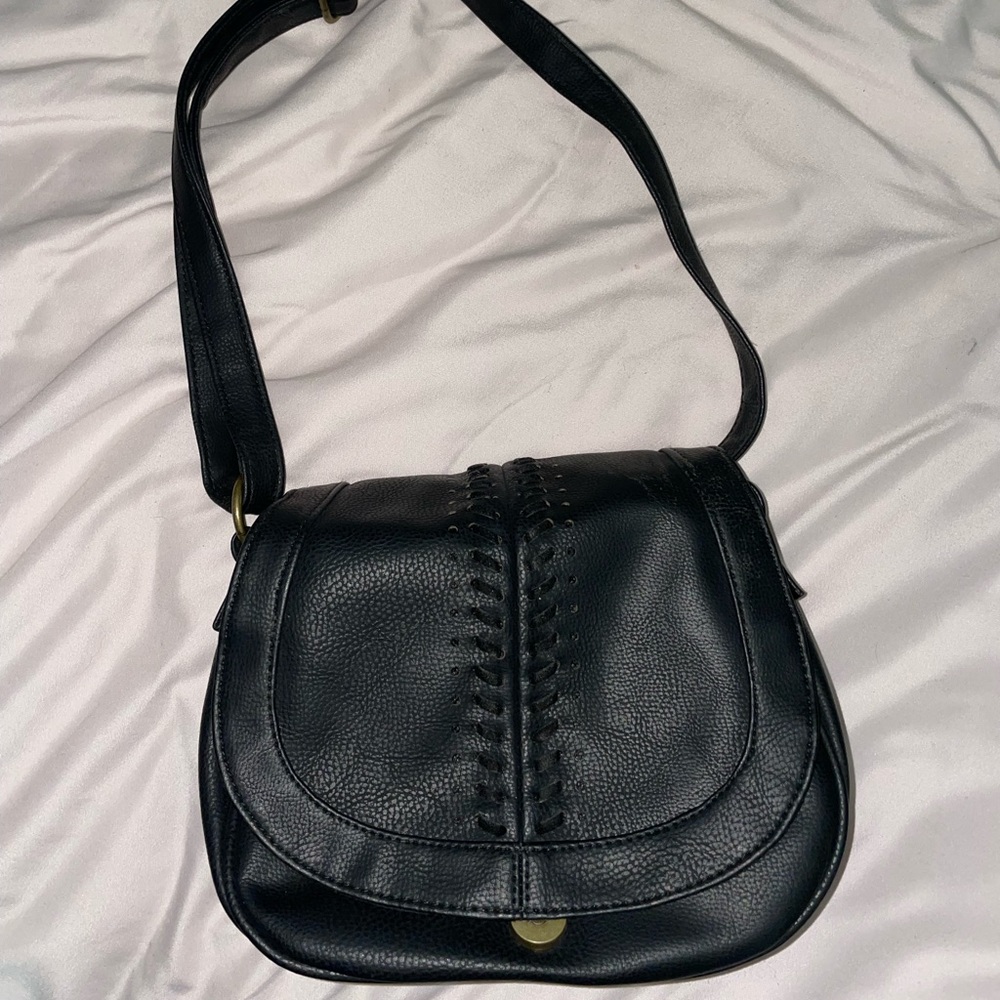 Black purse.